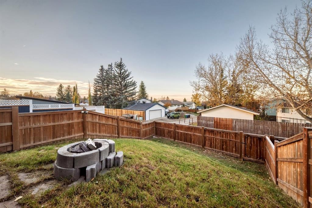 260 Berwick Drive Nw, Calgary, AB