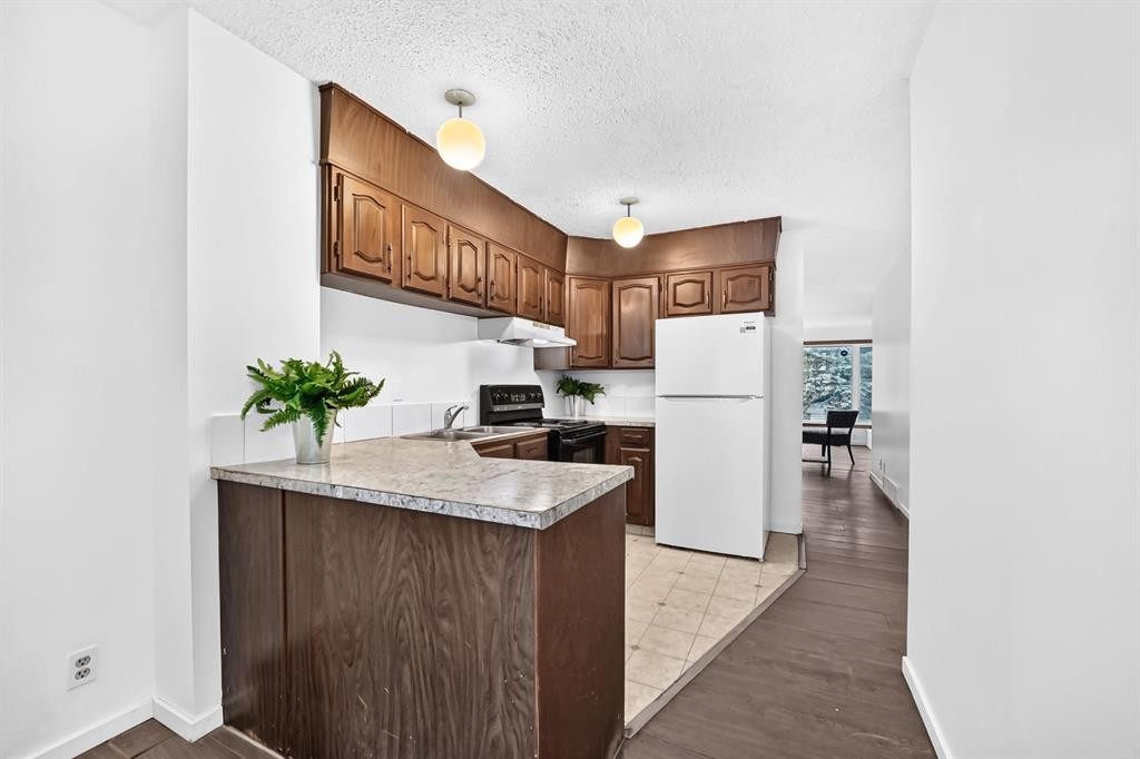 260 Berwick Drive Nw, Calgary, AB