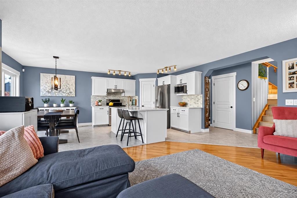 38 Somerside Crescent Sw, Calgary, AB