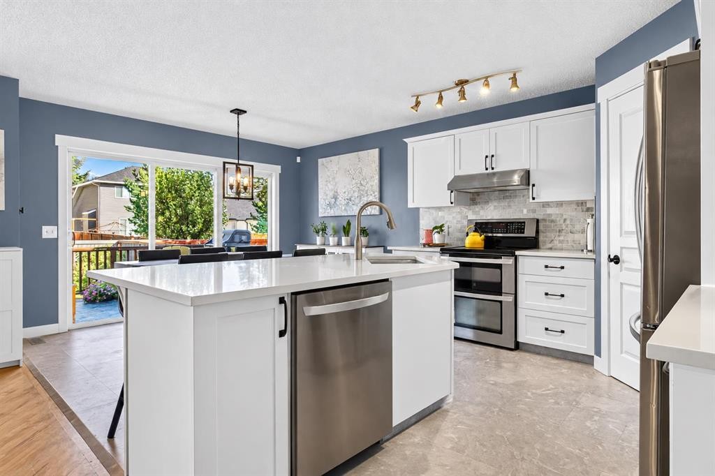38 Somerside Crescent Sw, Calgary, AB