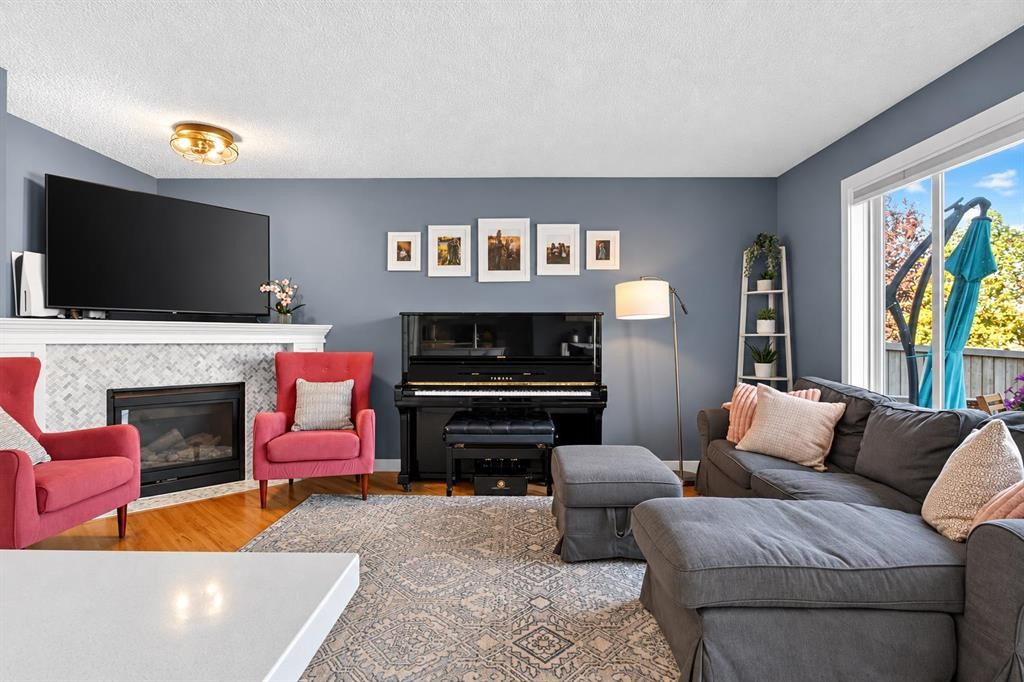 38 Somerside Crescent Sw, Calgary, AB