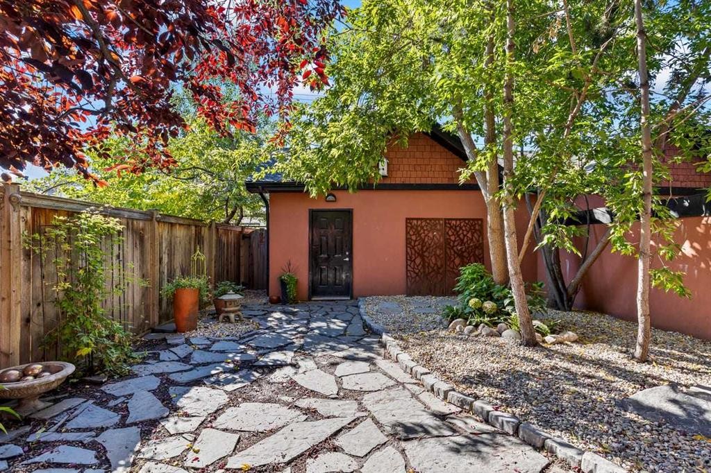 1717 7 Avenue Nw, Calgary, AB
