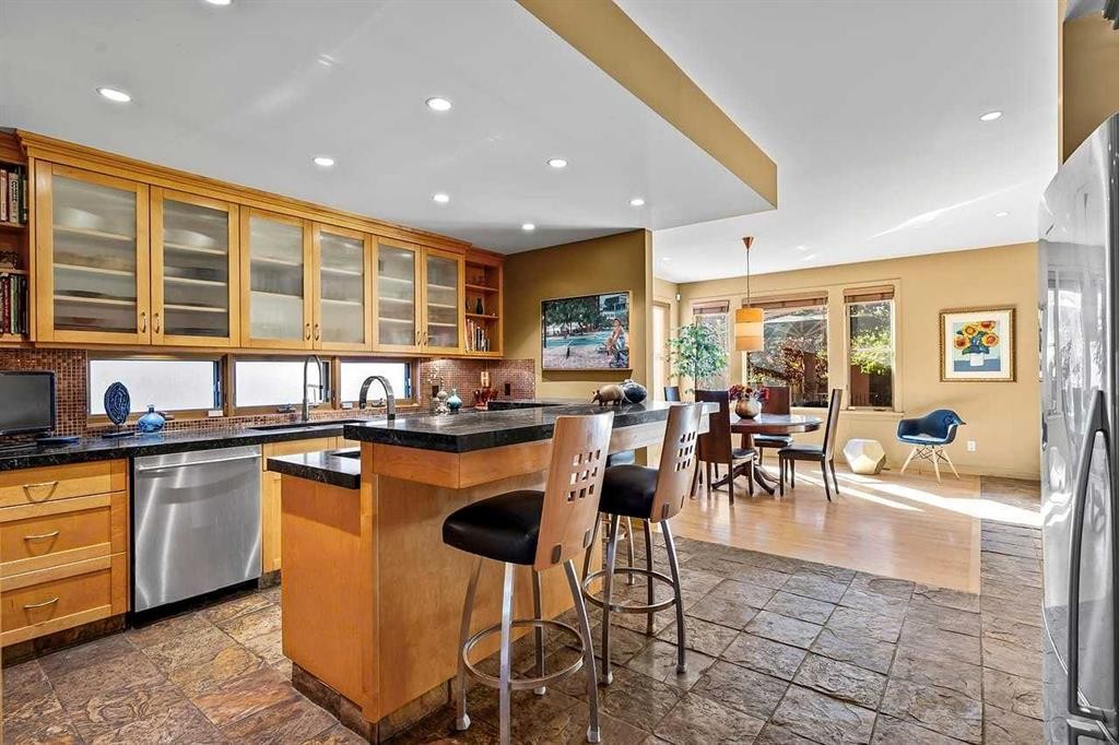 1717 7 Avenue Nw, Calgary, AB