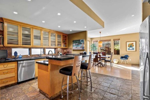 1717 7 Avenue Nw, Calgary, AB 