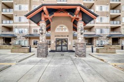 437-10 Discovery Ridge Close SW Calgary, AB T3H 5X3