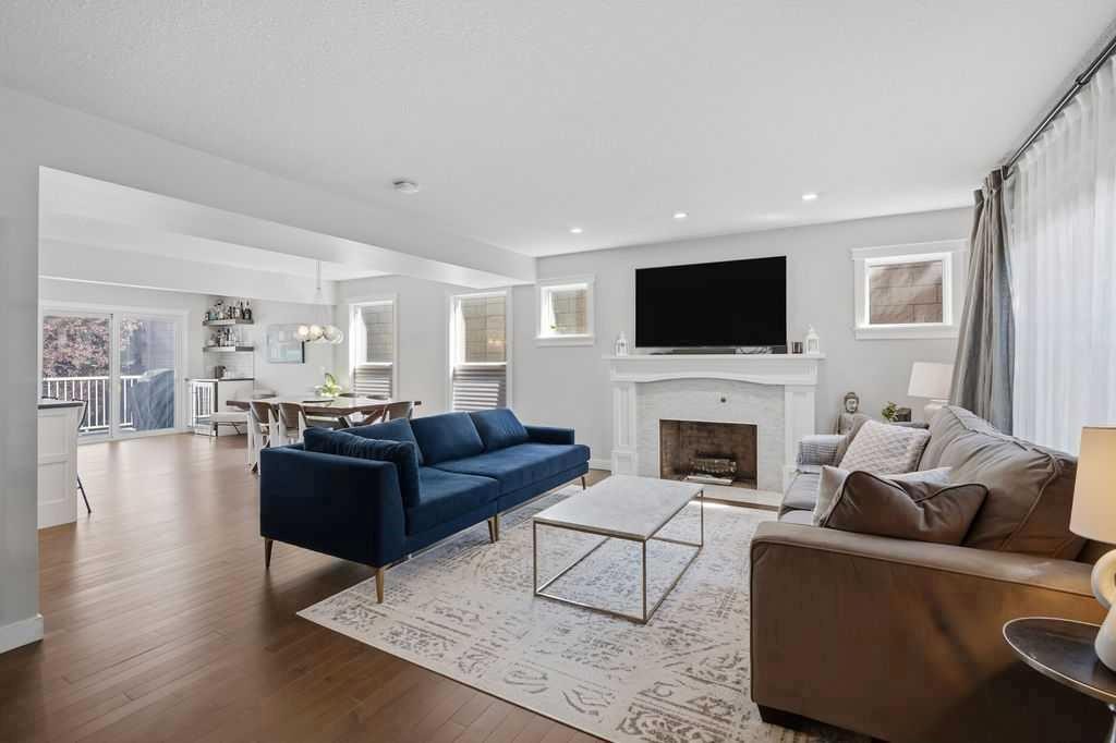 87 Couture Crescent Sw, Calgary, AB