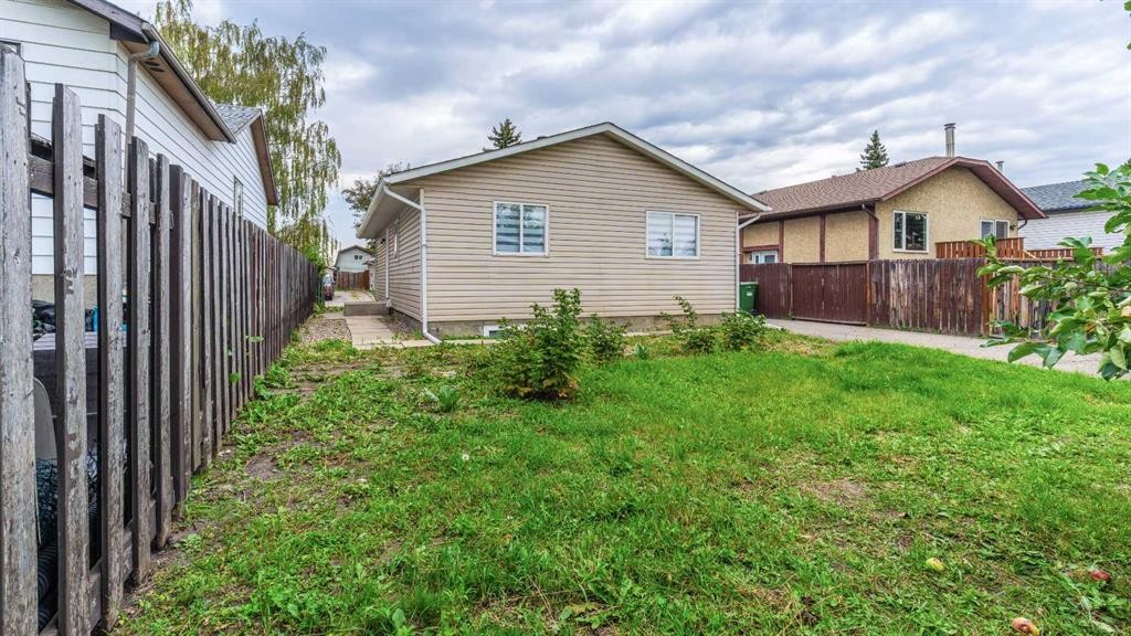 48 Doverglen Crescent Se, Calgary, AB