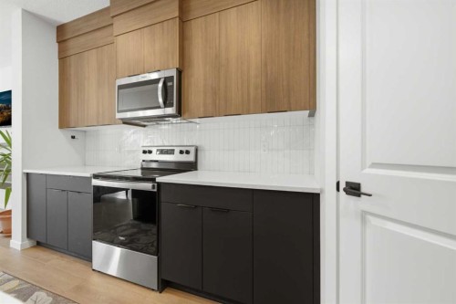 15113 37 Street Sw, Calgary, AB 