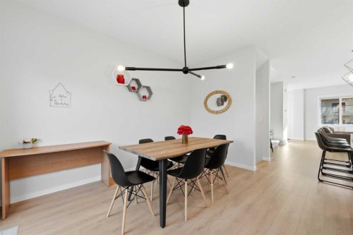 15113 37 Street Sw, Calgary, AB 