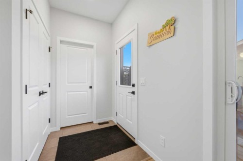 15113 37 Street Sw, Calgary, AB 