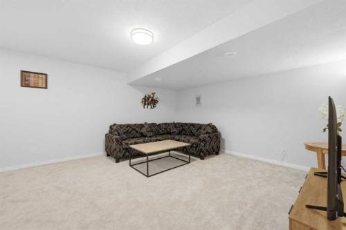 15113 37 Street Sw, Calgary, AB 