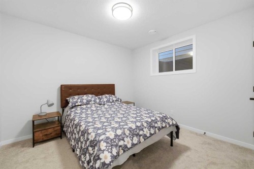 15113 37 Street Sw, Calgary, AB 