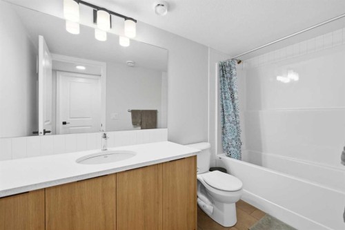 15113 37 Street Sw, Calgary, AB 