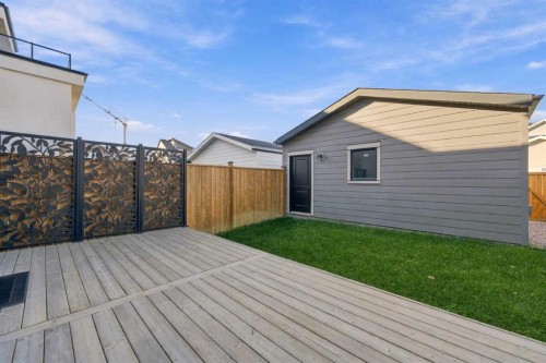 15113 37 Street Sw, Calgary, AB 