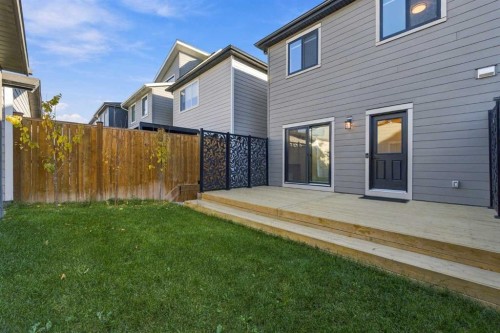 15113 37 Street Sw, Calgary, AB 
