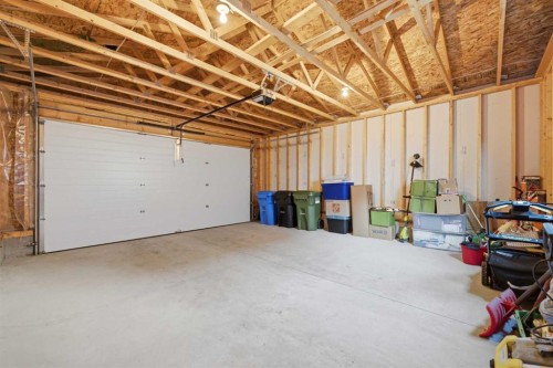 15113 37 Street Sw, Calgary, AB 