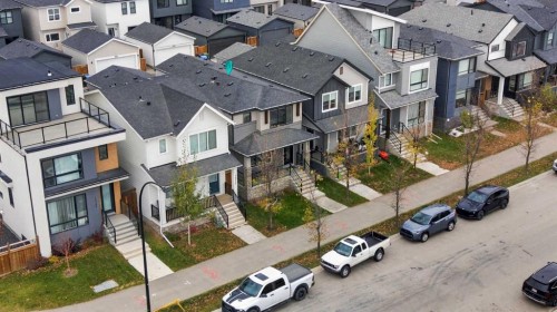 15113 37 Street Sw, Calgary, AB 
