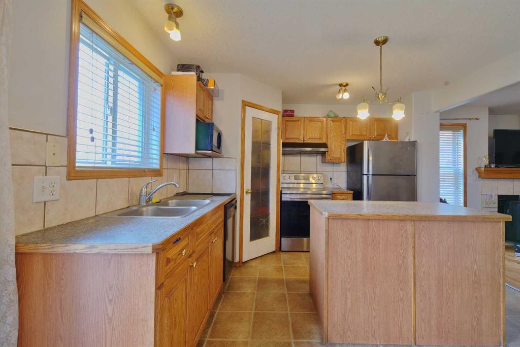179 Saddlemead Close Ne, Calgary, AB