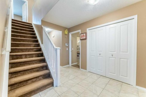 19 Silverado Skies Bay Sw, Calgary, AB 