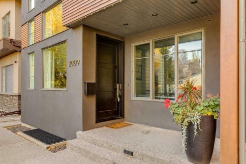 2009 40 Avenue Sw, Calgary, AB 
