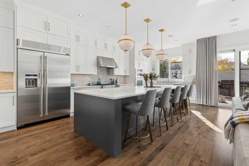 2009 40 Avenue Sw, Calgary, AB 