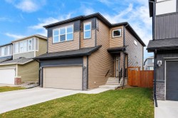 62 Wolf Hollow Way SECalgary, AB T2X 1T8