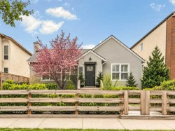 817 4 Street NE Calgary, AB T2E 0J9