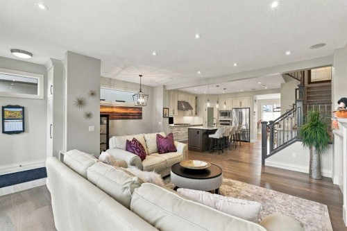 1920 43 Avenue Sw, Calgary, AB 