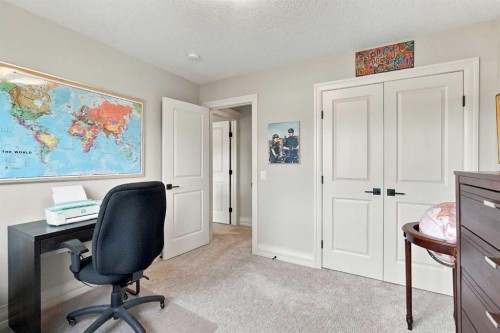 1920 43 Avenue Sw, Calgary, AB 