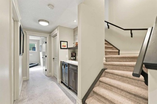 1920 43 Avenue Sw, Calgary, AB 