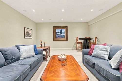 1920 43 Avenue Sw, Calgary, AB 