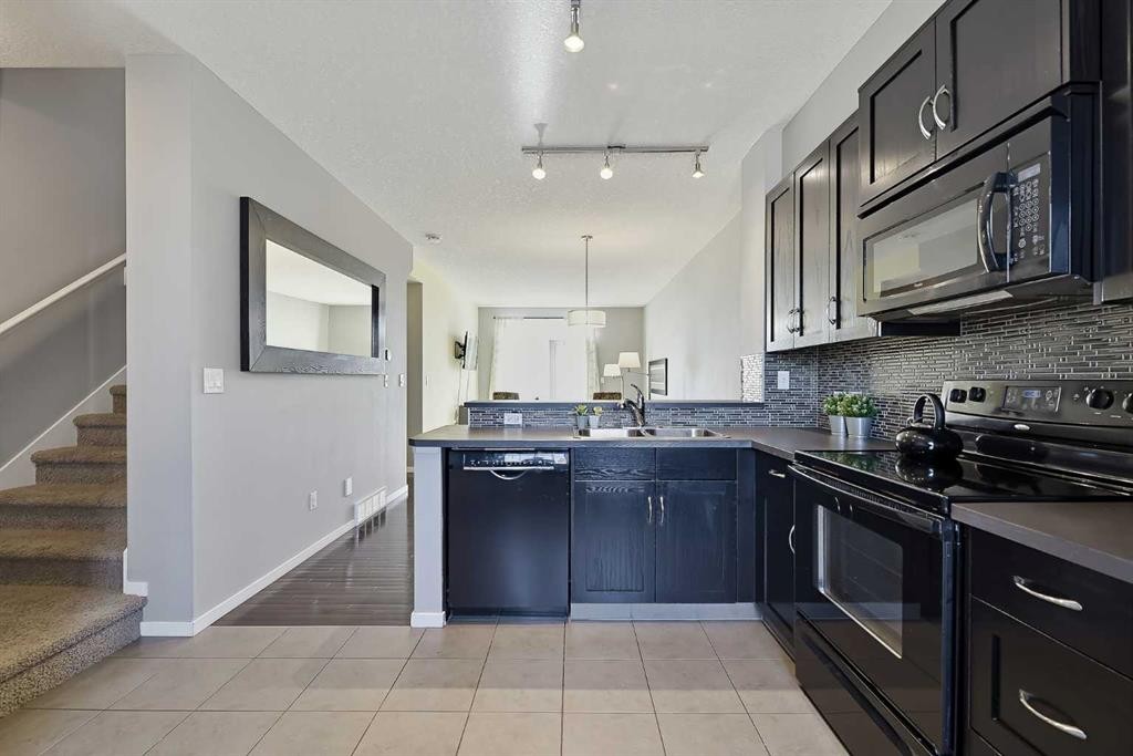 79 Evansview Gardens Nw, Calgary, AB