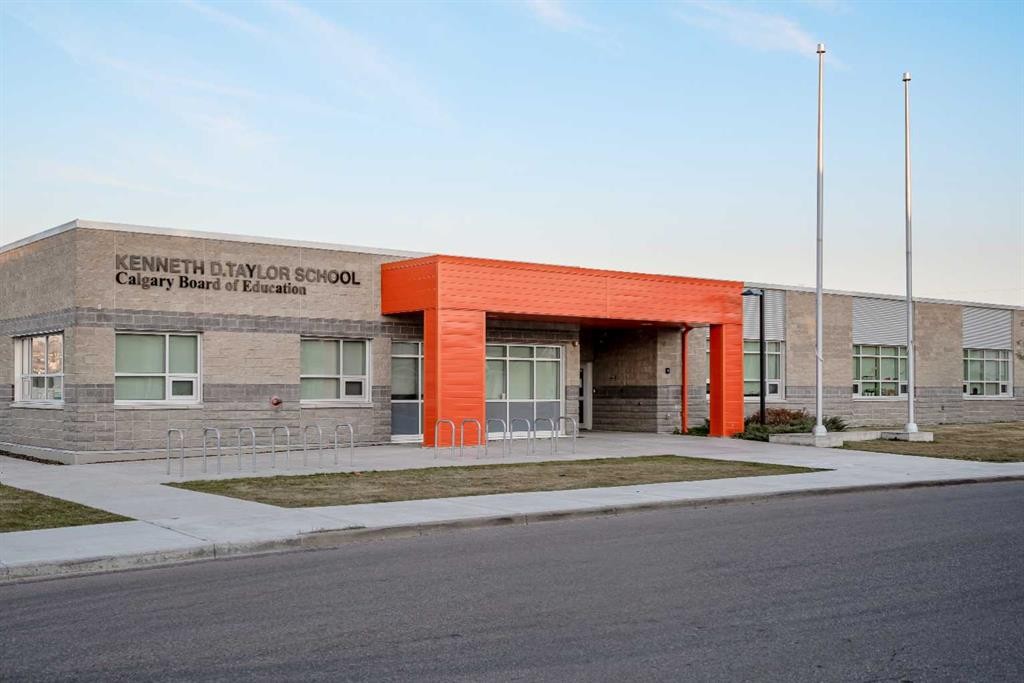 79 Evansview Gardens Nw, Calgary, AB
