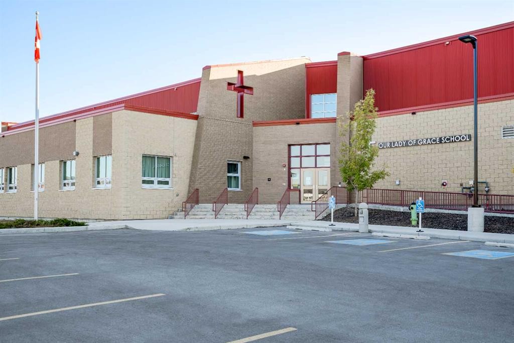 79 Evansview Gardens Nw, Calgary, AB