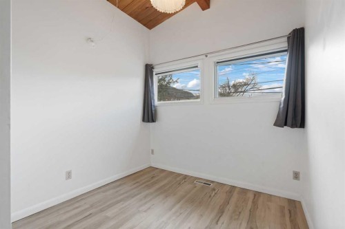 4703 14A Street Sw, Calgary, AB 
