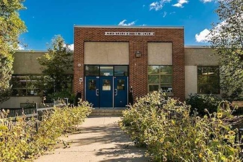 4310 16A Street Sw, Calgary, AB 