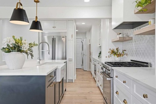 130 Chapman Close Se, Calgary, AB 
