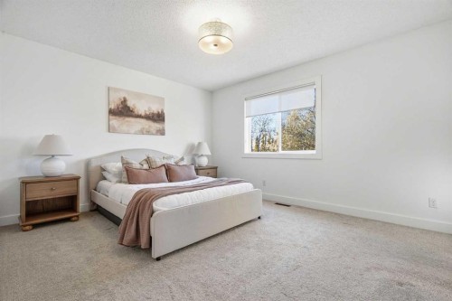 130 Chapman Close Se, Calgary, AB 