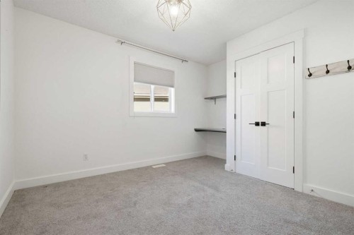 130 Chapman Close Se, Calgary, AB 
