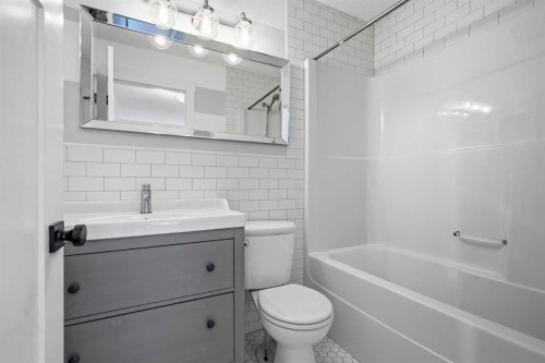 130 Chapman Close Se, Calgary, AB 