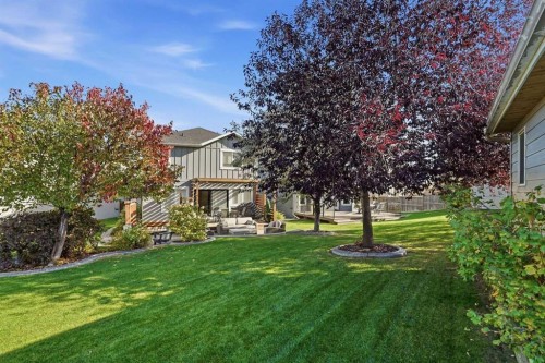 130 Chapman Close Se, Calgary, AB 