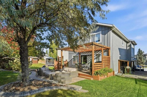 130 Chapman Close Se, Calgary, AB 