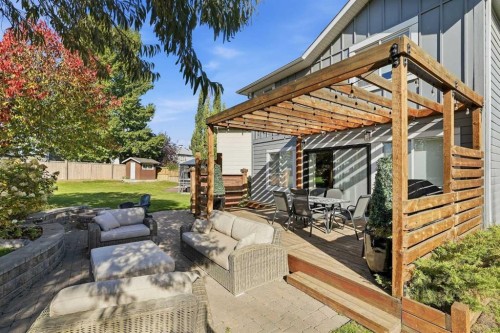 130 Chapman Close Se, Calgary, AB 
