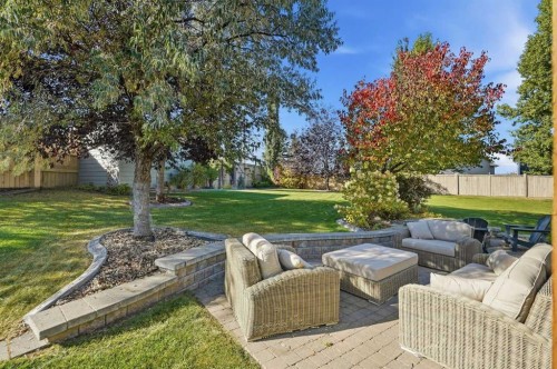 130 Chapman Close Se, Calgary, AB 