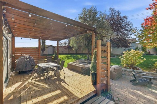 130 Chapman Close Se, Calgary, AB 
