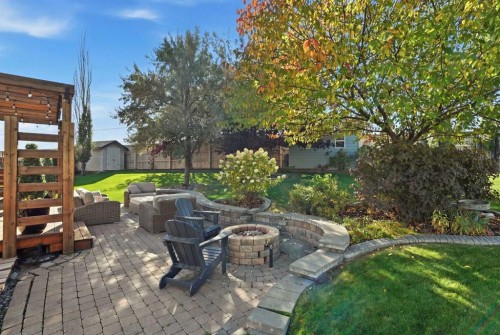 130 Chapman Close Se, Calgary, AB 