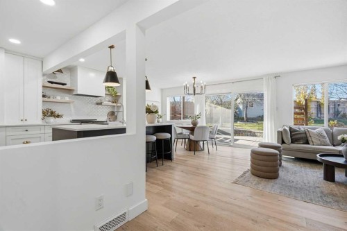 130 Chapman Close Se, Calgary, AB 