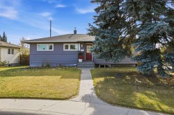 31 Hoover Place SW Calgary, AB T2V 3G5