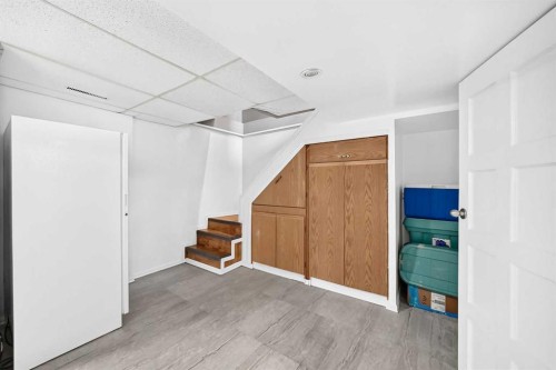 7312 36 Avenue Nw, Calgary, AB 