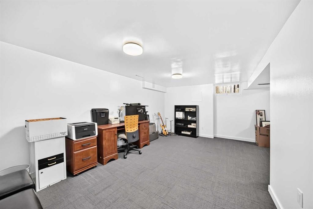 7312 36 Avenue Nw, Calgary, AB